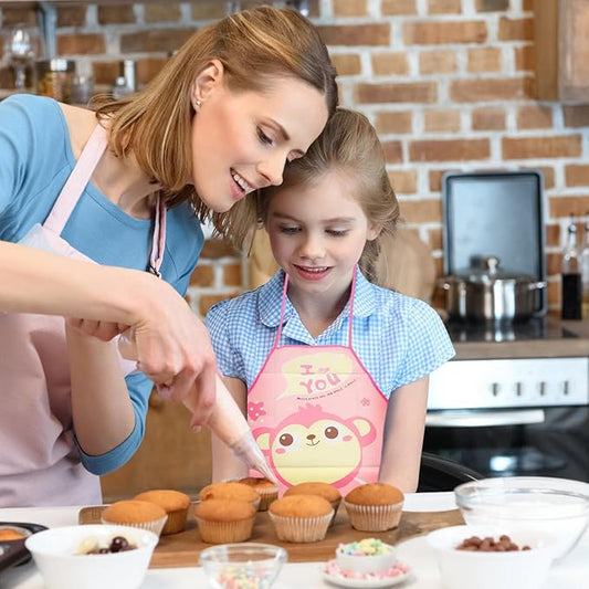 👩🍳 KisKukták kötény rózsaszín – ahol a játék találkozik a kreativitással! 🥄