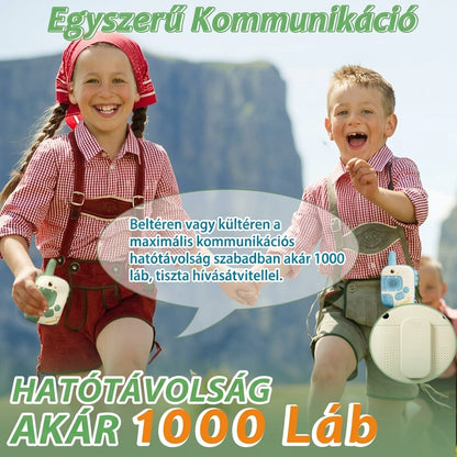 Két gyerek dínós walkie talkie-val a szabadban, egyszerű kommunikáció nagy hatótávval
